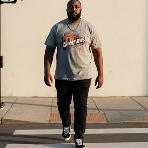 EUC Vintage Univ Of Texas Longhorns Gray 2005 National Football Champions - 2XL